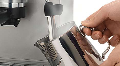 Saeco - 用咖啡調理師工具做奶泡