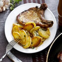 Fried Potato Slices with Garlic