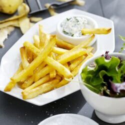 Fries with Yoghurt Dip