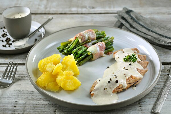 Grilled pork tenderloin with potatoes and green beans