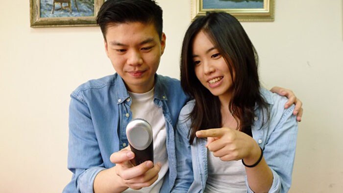 Couple checking device for eyes